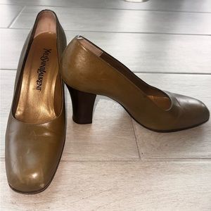 Vintage Yves Saint Laurent olive green pumps